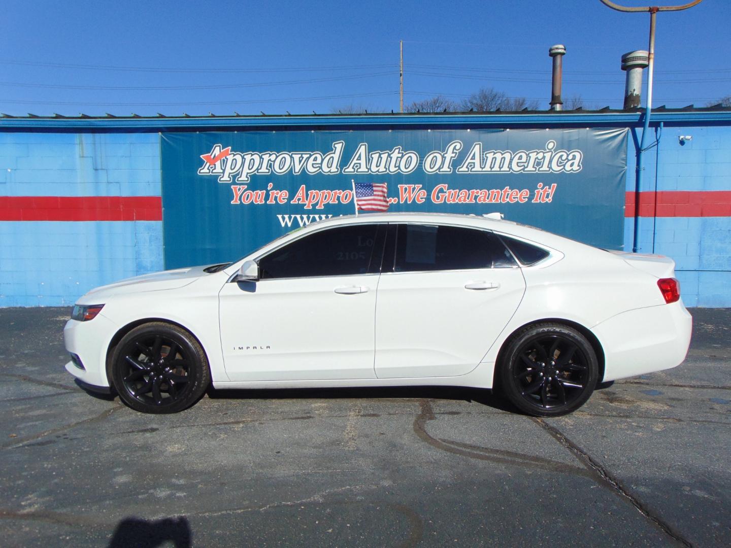 2014 Silver Chevrolet Equinox (2GNFLFEK1E6) with an 4-Cyl 2.4 Liter engine, Automatic, 6-Spd transmission, located at 2105 Dixie Hwy, Louisville, KY, 40210, (502) 772-3333, 38.220932, -85.795441 - Photo#0